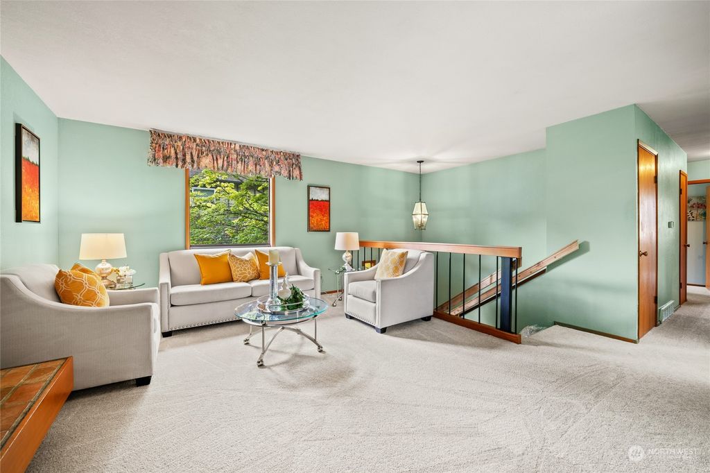 Photo of 11232 A Fremont Avenue N, Seattle, WA 98133 (MLS # 2219780)