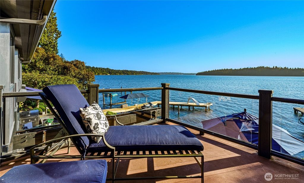 Photo of 18 Holly Lane, Mercer Island, WA 98040 (MLS # 2407362)