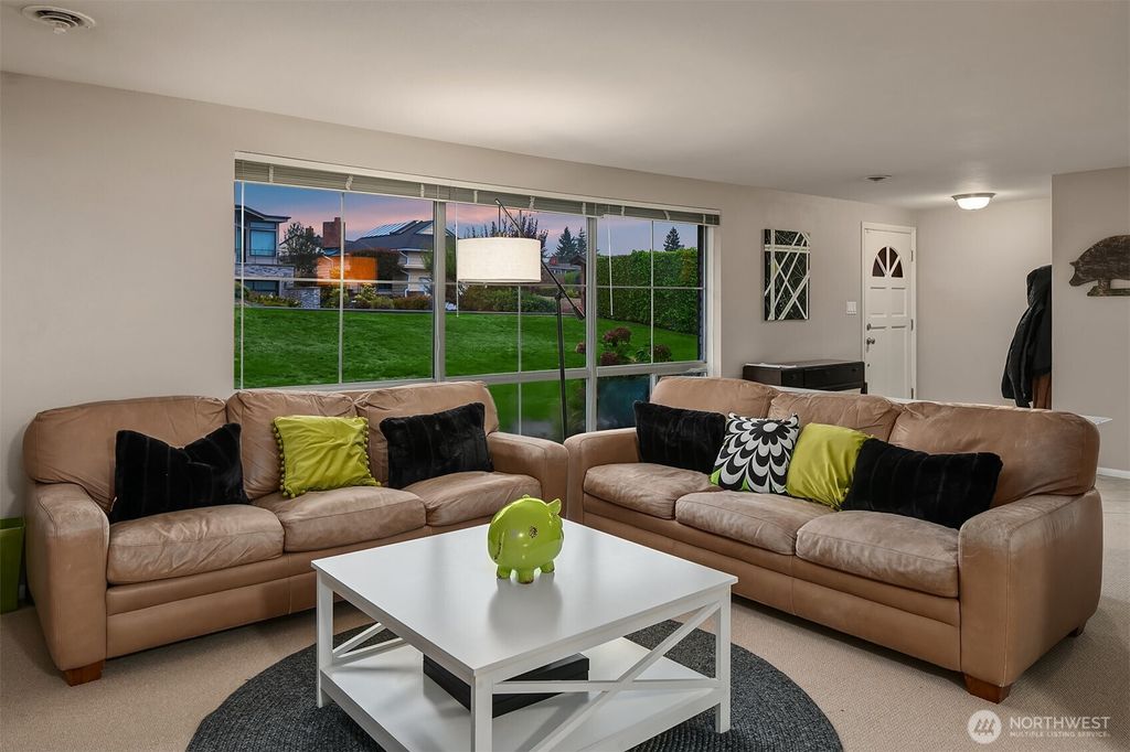Photo of 9643 Vineyard Crest, Bellevue, WA 98004 (MLS # 2435635)