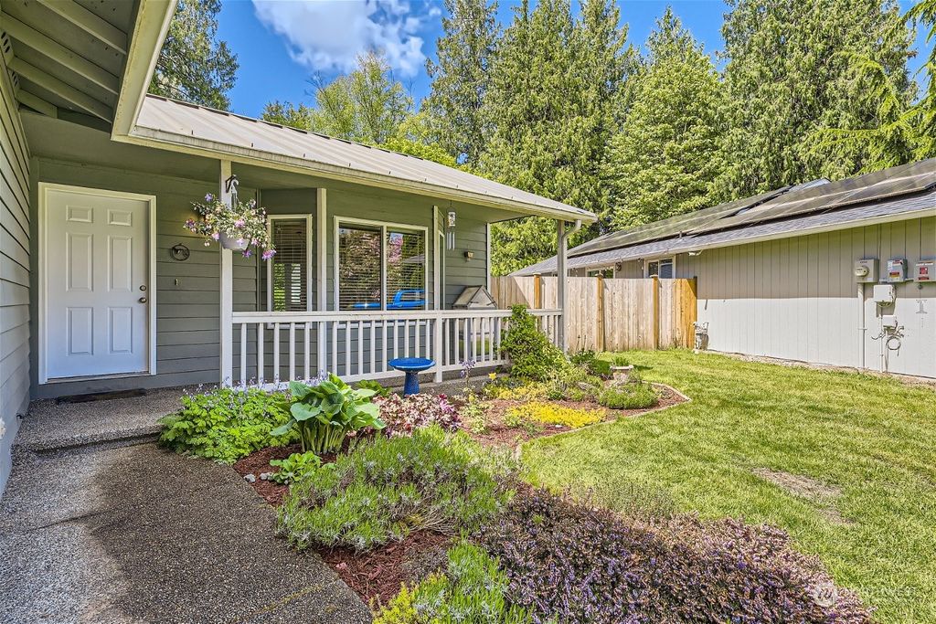 Photo of 6213 73rd Place NE, Marysville, WA 98270 (MLS # 2234707)