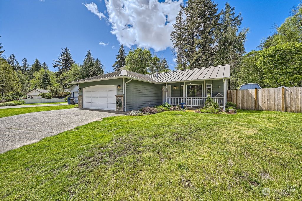 Photo of 6213 73rd Place NE, Marysville, WA 98270 (MLS # 2234707)