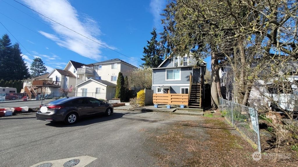 Photo of 3515 Oakes Avenue, Everett, WA 98201 (MLS # 2050850)