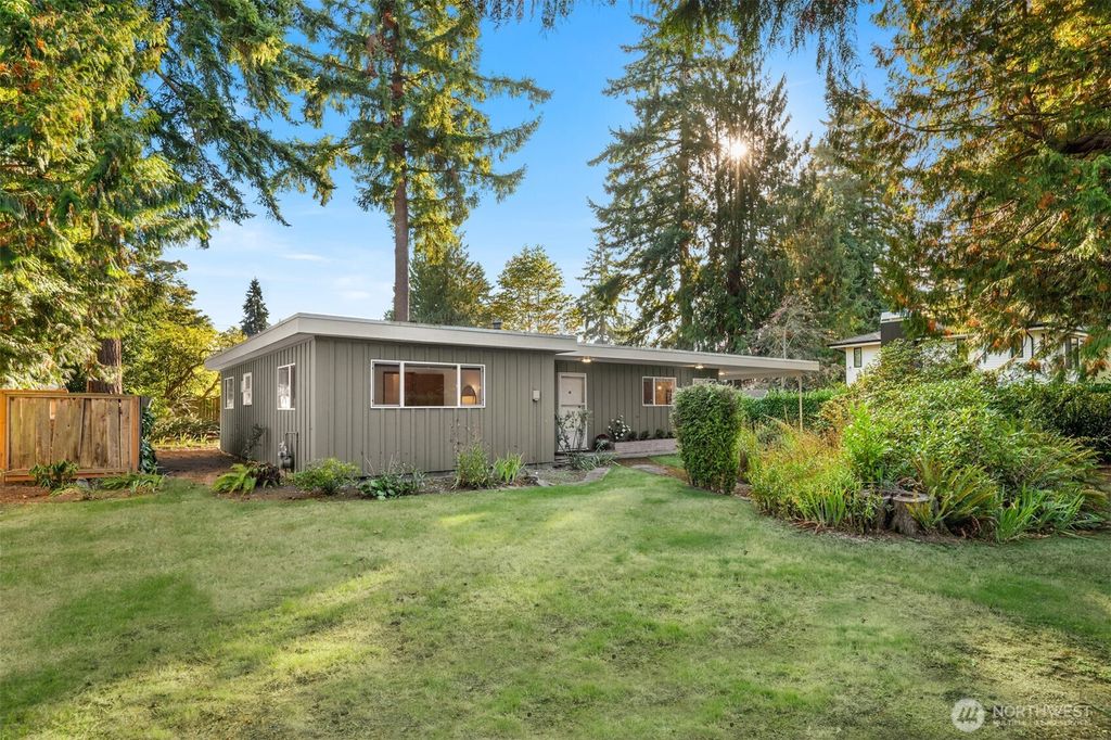 Photo of 2965 74 Avenue SE, Mercer Island, WA 98040 (MLS # 2371837)