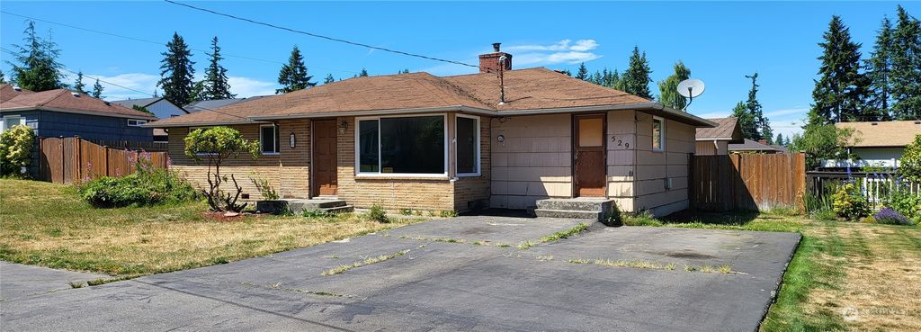 Photo of 529 Tamarack Drive, Everett, WA 98203 (MLS # 2132341)