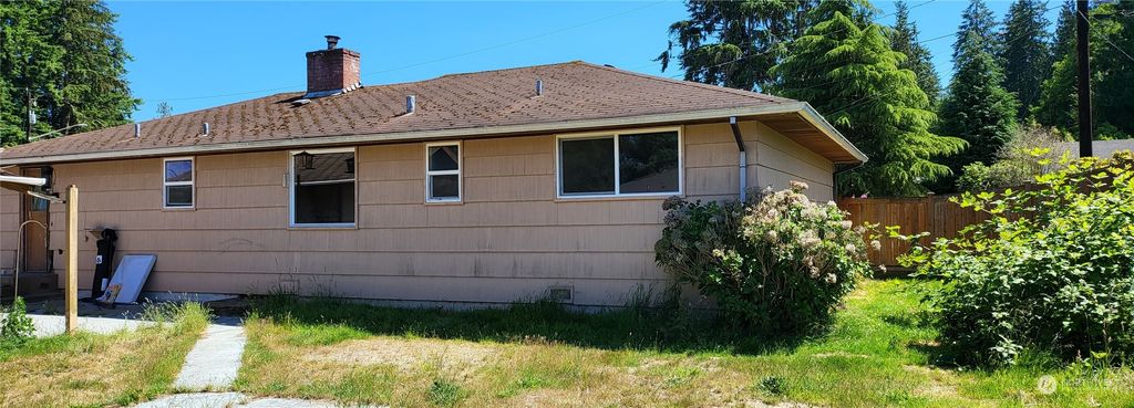 Photo of 529 Tamarack Drive, Everett, WA 98203 (MLS # 2132341)