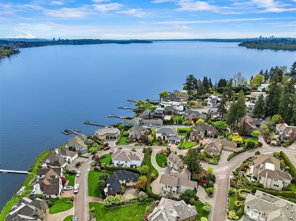 Photo of 8496 NE Woodland Cove Drive, Kirkland, WA 98034 (MLS # 2511081)