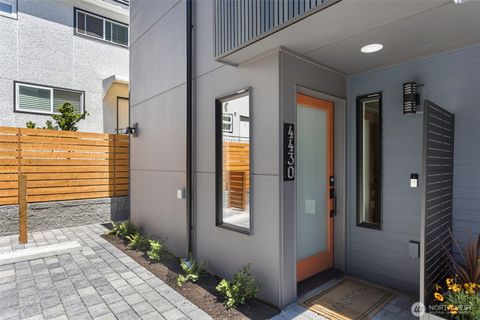 Photo of 4430 Dayton Avenue N, Seattle, WA 98103 (MLS # 2541520)
