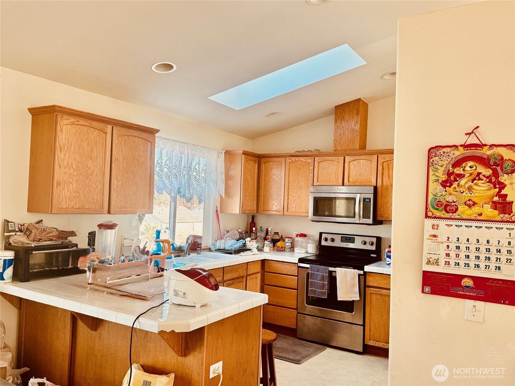 Photo of 2315 190th Street SW, Lynnwood, WA 98036 (MLS # 2336347)