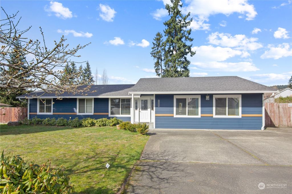 Photo of 4706 NE 18th Street, Renton, WA 98059 (MLS # 2210801)
