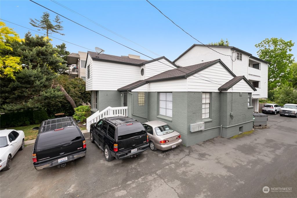 Photo of 11544 Greenwood Avenue N, Seattle, WA 98133 (MLS # 2313945)