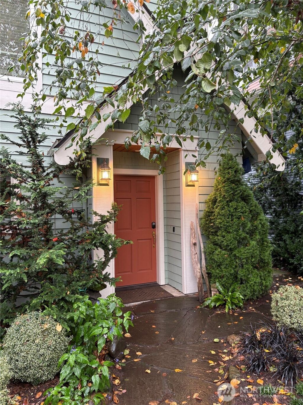 Photo of 944 21st Avenue, Seattle, WA 98122 (MLS # 2381991)