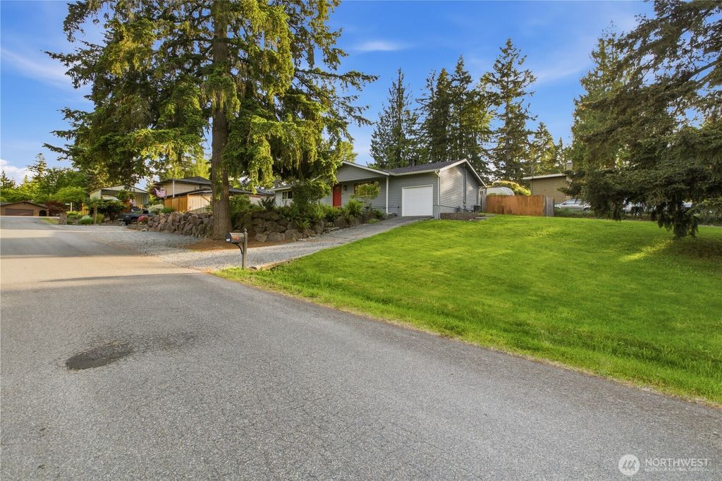 Photo of 13301 186th Avenue SE, Renton, WA 98059 (MLS # 2496066)