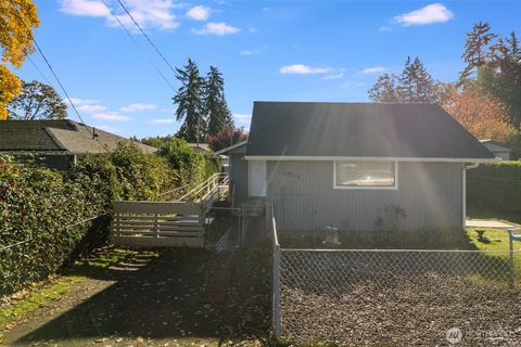 15115 Grant Avenue SW Lakewood WA 98498