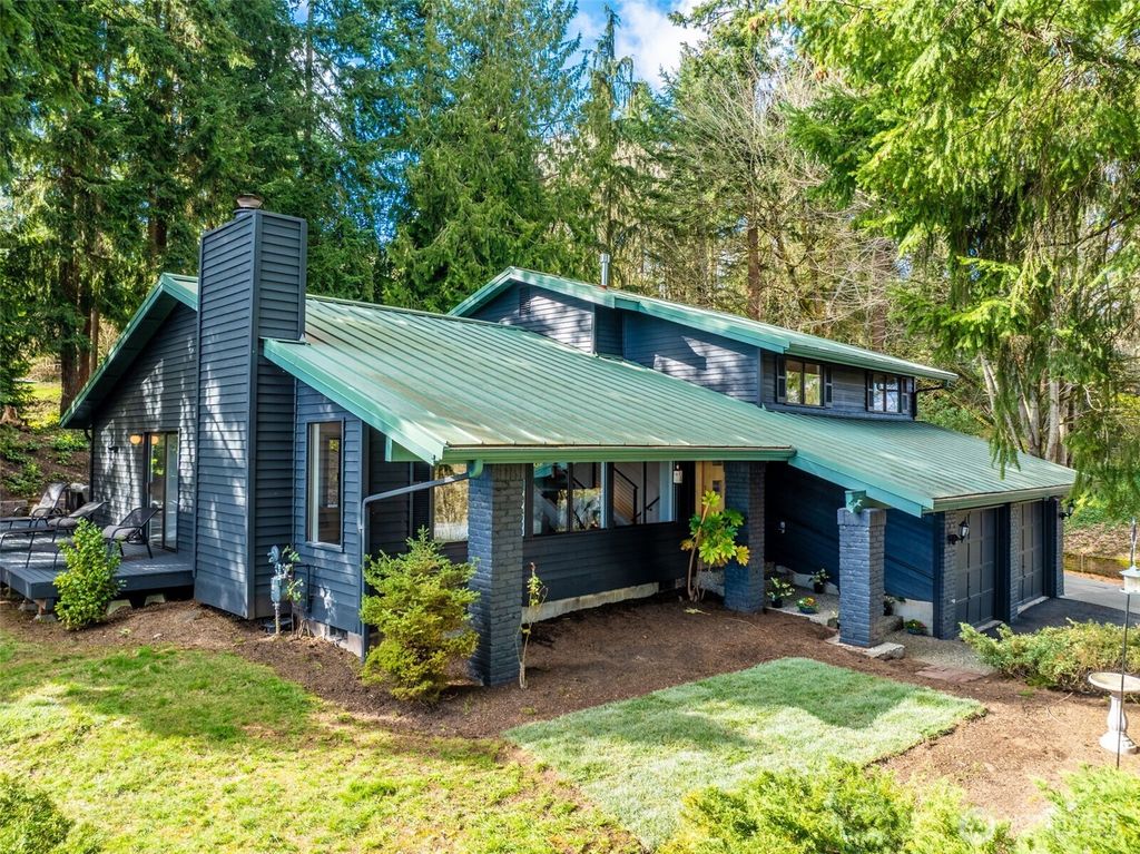 Photo of 13749 97th Avenue NE, Kirkland, WA 98034 (MLS # 2334707)