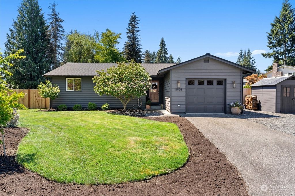 Photo of 11908 27th Court NE, Lake Stevens, WA 98258 (MLS # 2263210)
