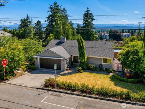 Photo of 3703 Federal Avenue, Everett, WA 98201 (MLS # 2553330)