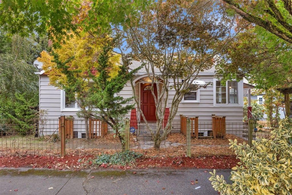 Photo of 8 W Fulton Street, Seattle, WA 98119 (MLS # 2596004)