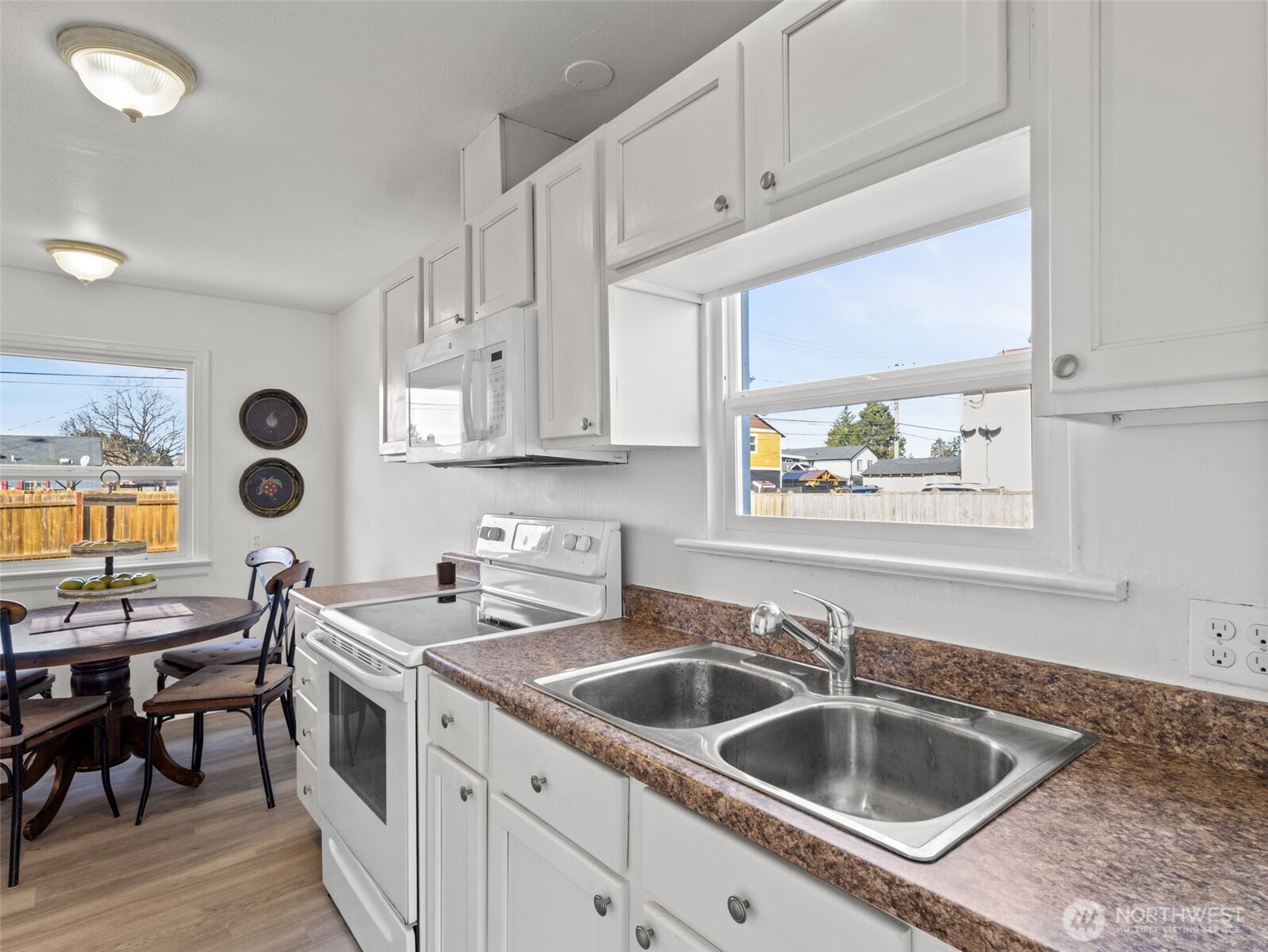 6802 S Oakes Street 1