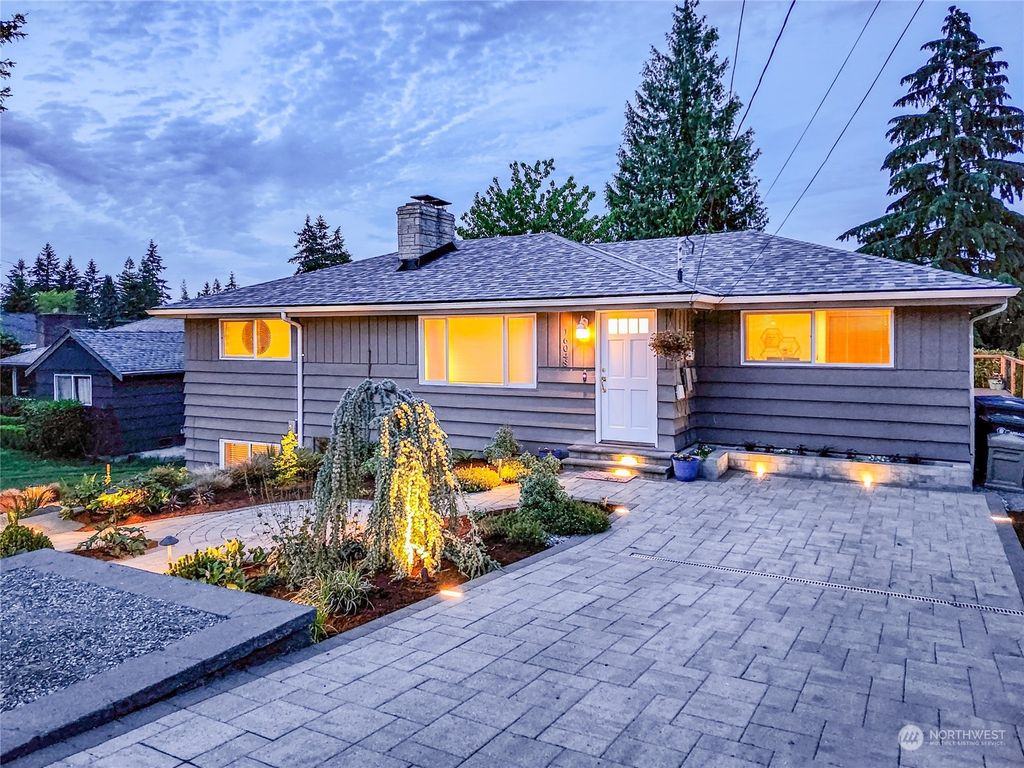 Photo of 16048 9th Ave SW Ave, Burien, WA 98166 (MLS # 2227487)