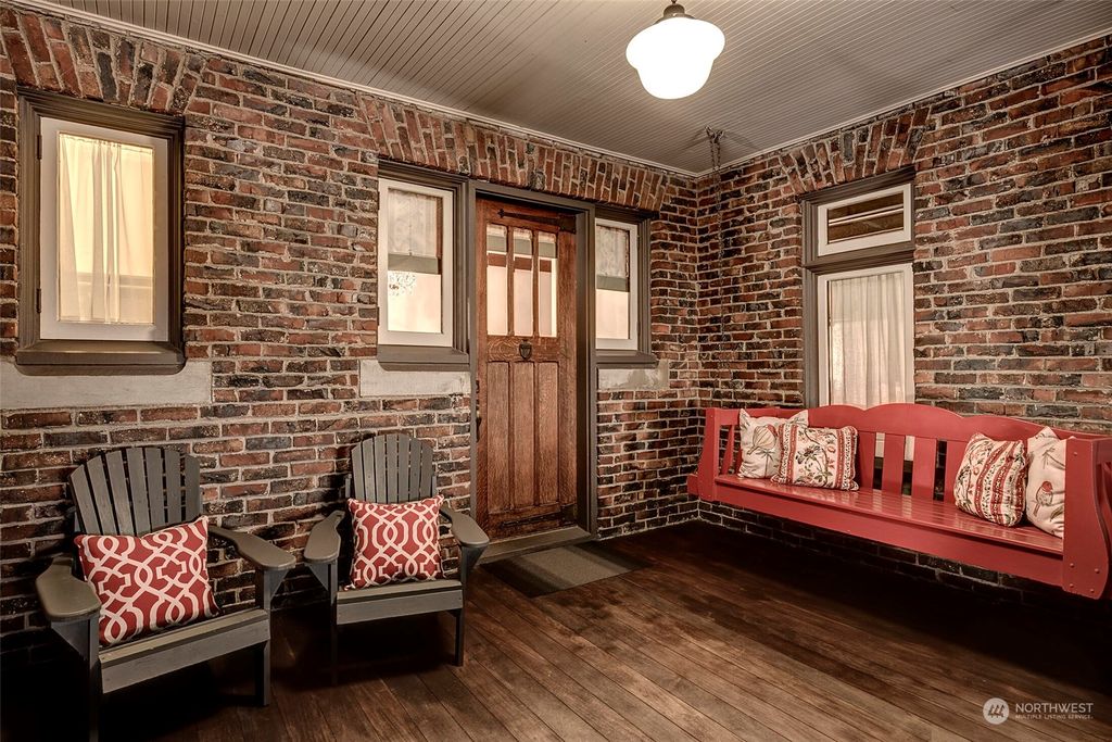 Photo of 801 35th Avenue, Seattle, WA 98122 (MLS # 2049068)