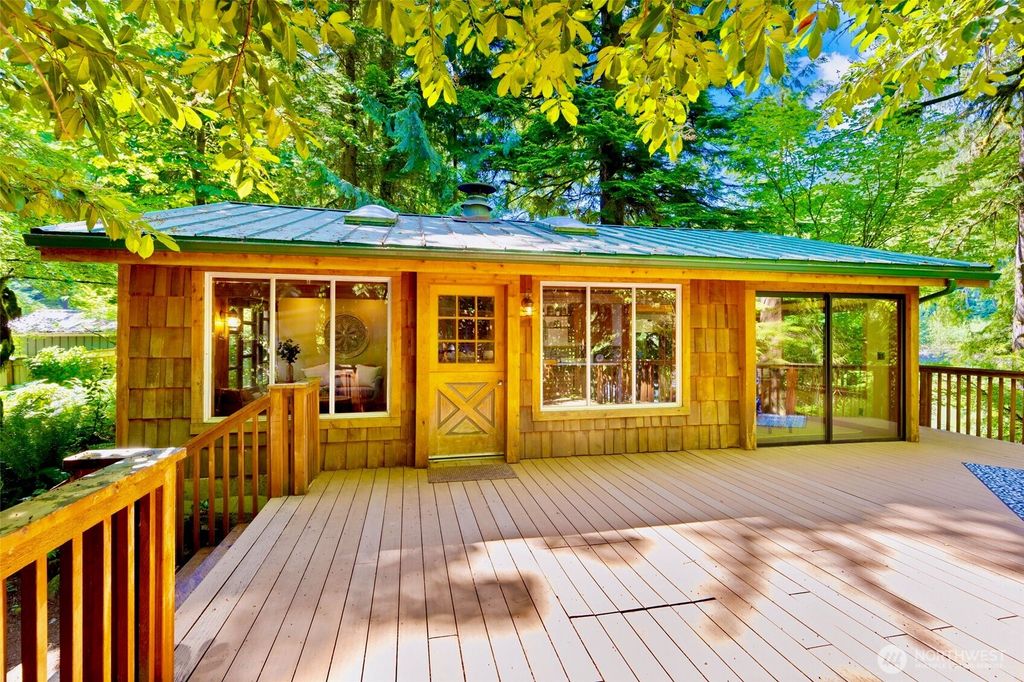 Photo of 52531 S Riverside Road Rd, Gold Bar, WA 98251 (MLS # 2452927)