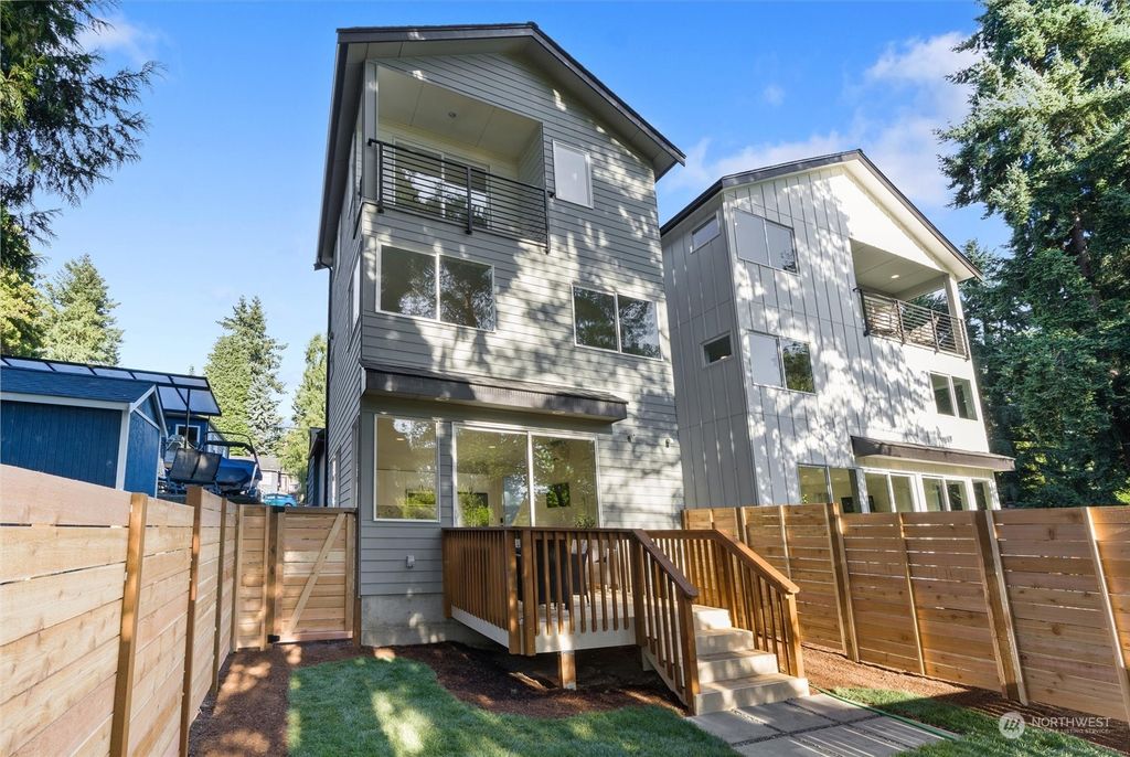 Photo of 11533 38th Avenue NE, Seattle, WA 98125 (MLS # 2146931)