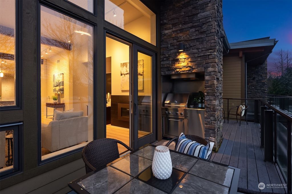 Photo of 4323 E Lake Sammamish Parkway SE #4323, Issaquah, WA 98029 (MLS # 2204455)