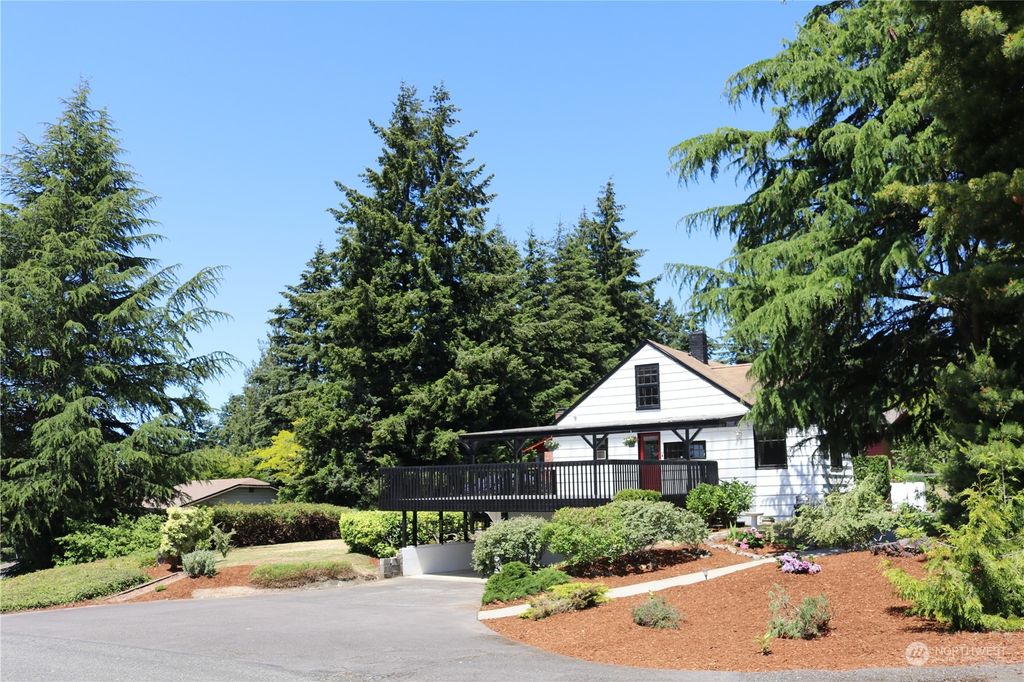 Photo of 19409 1st Avenue S, Normandy Park, WA 98148 (MLS # 2249911)