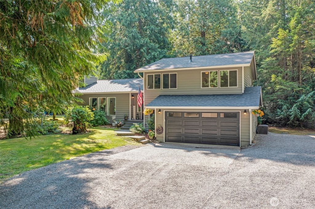 Photo of 24225 NE 10th Street, Sammamish, WA 98074 (MLS # 2432535)