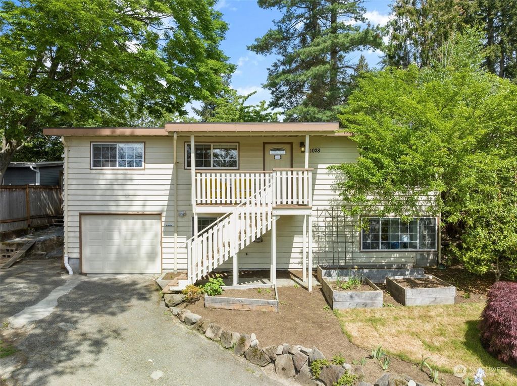 Photo of 1028 NE 187th Street, Shoreline, WA 98155 (MLS # 2064453)