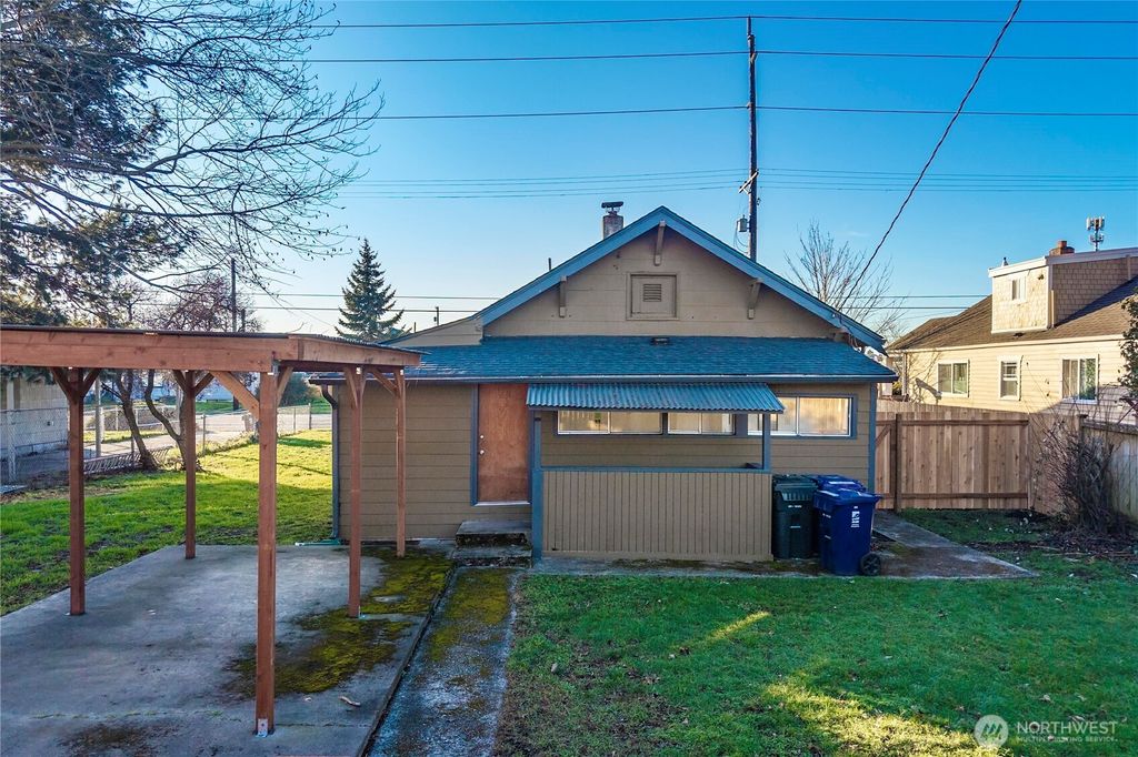Photo of 7007 S Puget Sound Avenue, Tacoma, WA 98409 (MLS # 2472162)