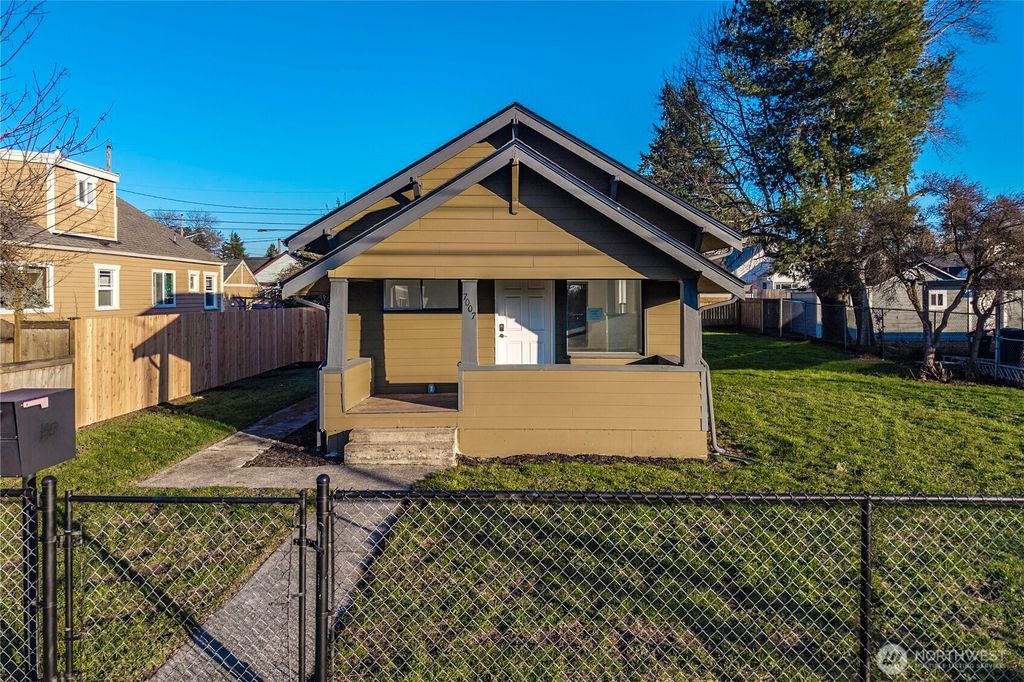 Photo of 7007 S Puget Sound Avenue, Tacoma, WA 98409 (MLS # 2472162)