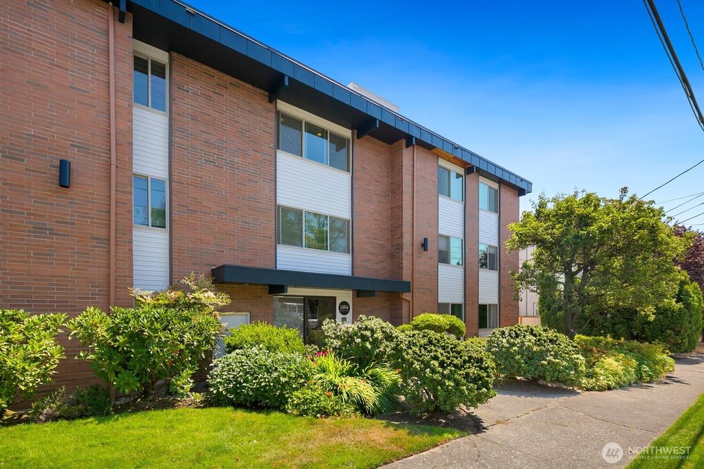 Photo of 1964 26th Avenue W #101, Seattle, WA 98199 (MLS # 2411469)