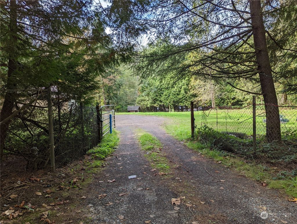 Photo of 13233 Issaquah-Hobart Road SE, Issaquah, WA 98027 (MLS # 2295374)