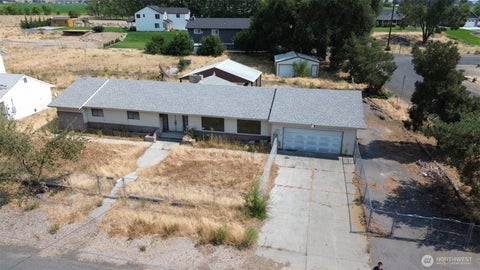 Photo of 4033 Shorecrest Drive NE, Moses Lake, WA 98837 (MLS # 2569444)