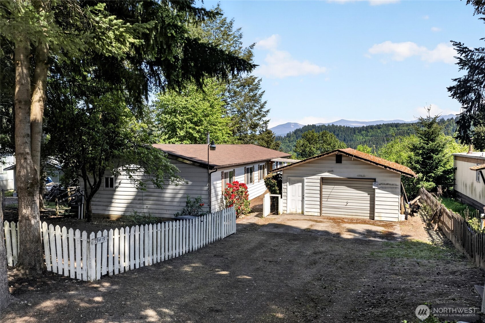 13413 Cedar Cir E