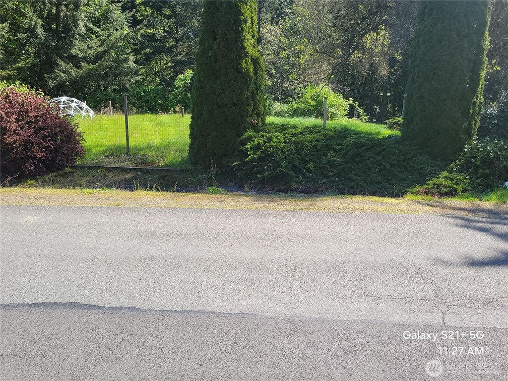 Photo of 32540 44th Avenue S, Federal Way, WA 98001 (MLS # 2448897)