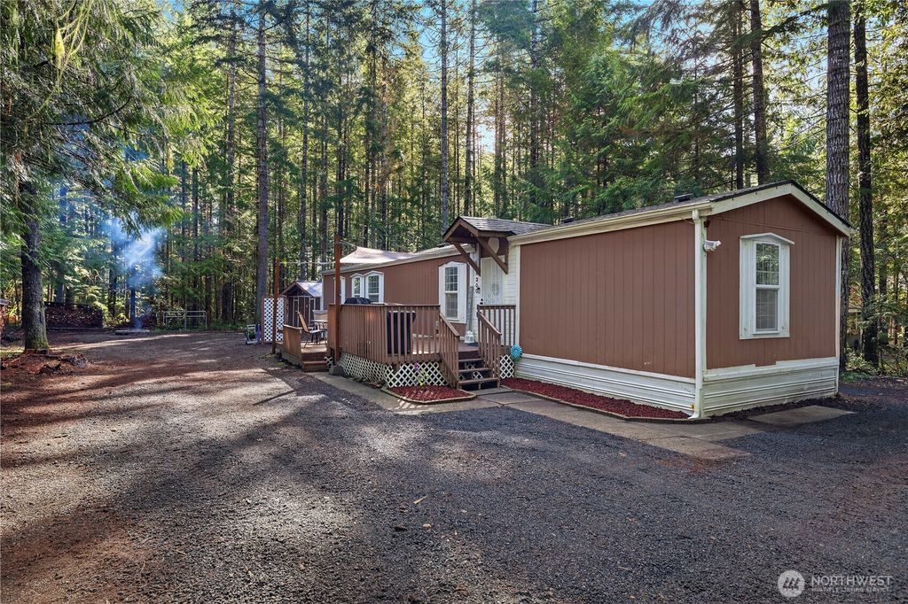 Photo of 300 N Mount Jupiter DR, Hoodsport, WA 98548 (MLS # 2525431)