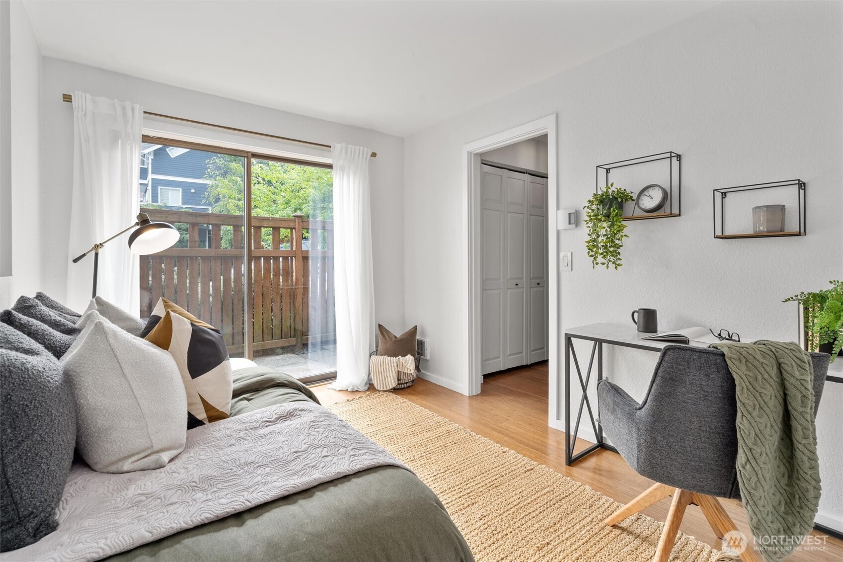 Seattle, Washington 98112, United States, 2 Bedrooms Bedrooms, ,2 BathroomsBathrooms,Residential,Active,203645