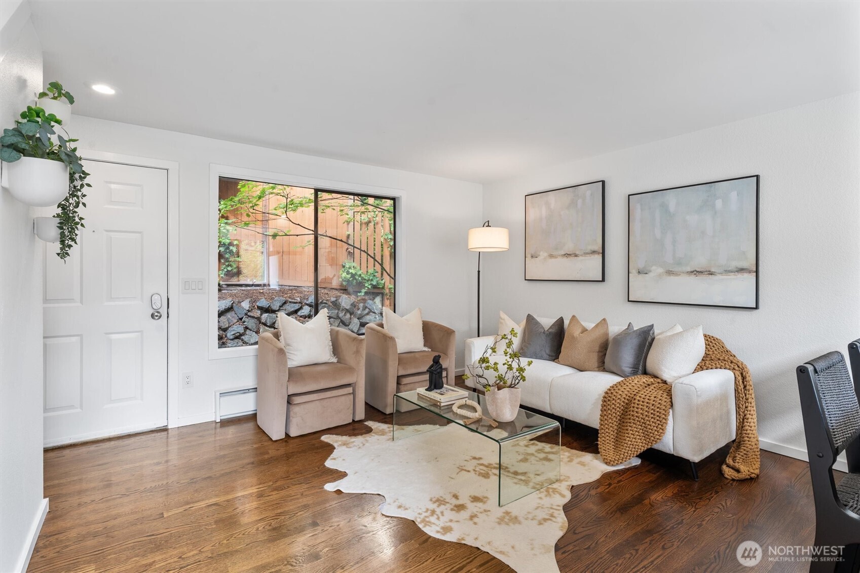 Seattle, Washington 98112, United States, 2 Bedrooms Bedrooms, ,2 BathroomsBathrooms,Residential,Active,203645