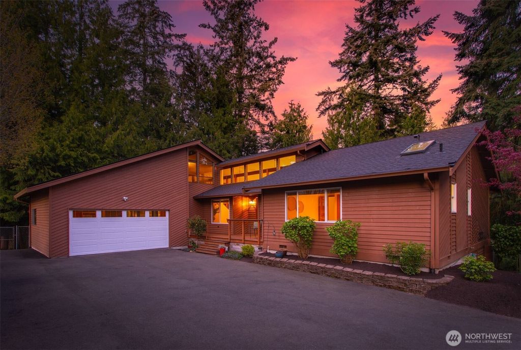 Photo of 12302 Maplewood Avenue, Edmonds, WA 98026 (MLS # 2359585)