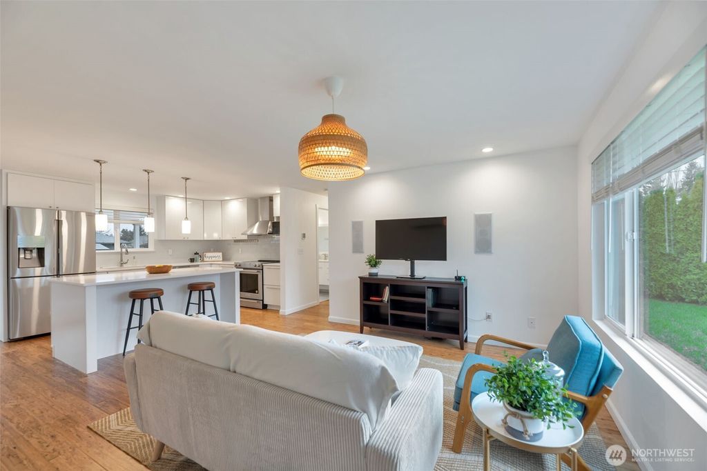 Photo of 447 Index Avenue NE, Renton, WA 98056 (MLS # 2499456)