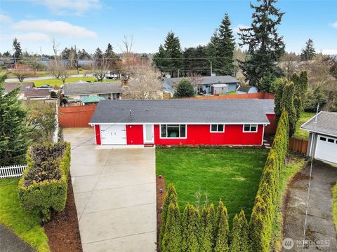 Photo of 447 Index Avenue NE, Renton, WA 98056 (MLS # 2499456)
