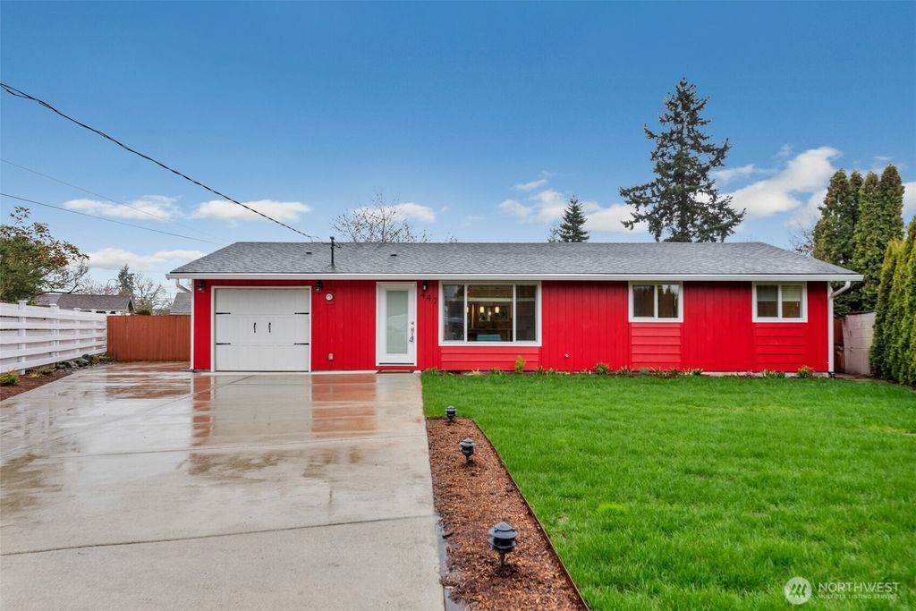 Photo of 447 Index Avenue NE, Renton, WA 98056 (MLS # 2499456)