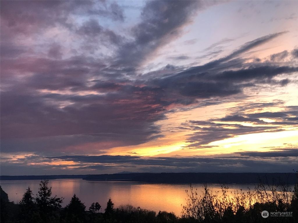 Photo of 28602 16th Avenue S #404, Federal Way, WA 98003 (MLS # 2064123)