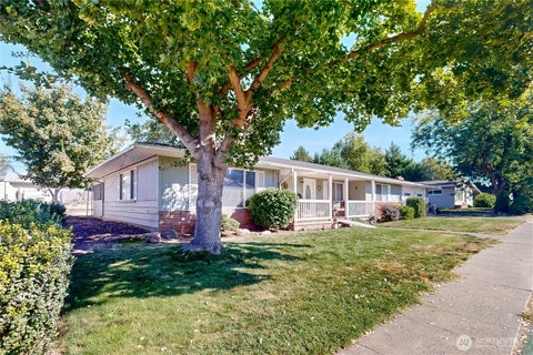 Photo of 125 Scenic View Drive, College Place, WA 99324 (MLS # 2586968)