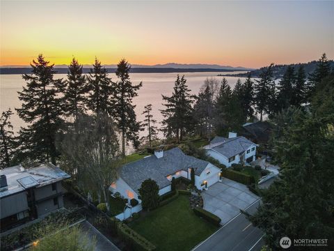 Photo of 19263 Edgecliff Drive SW, Normandy Park, WA 98166 (MLS # 2489043)