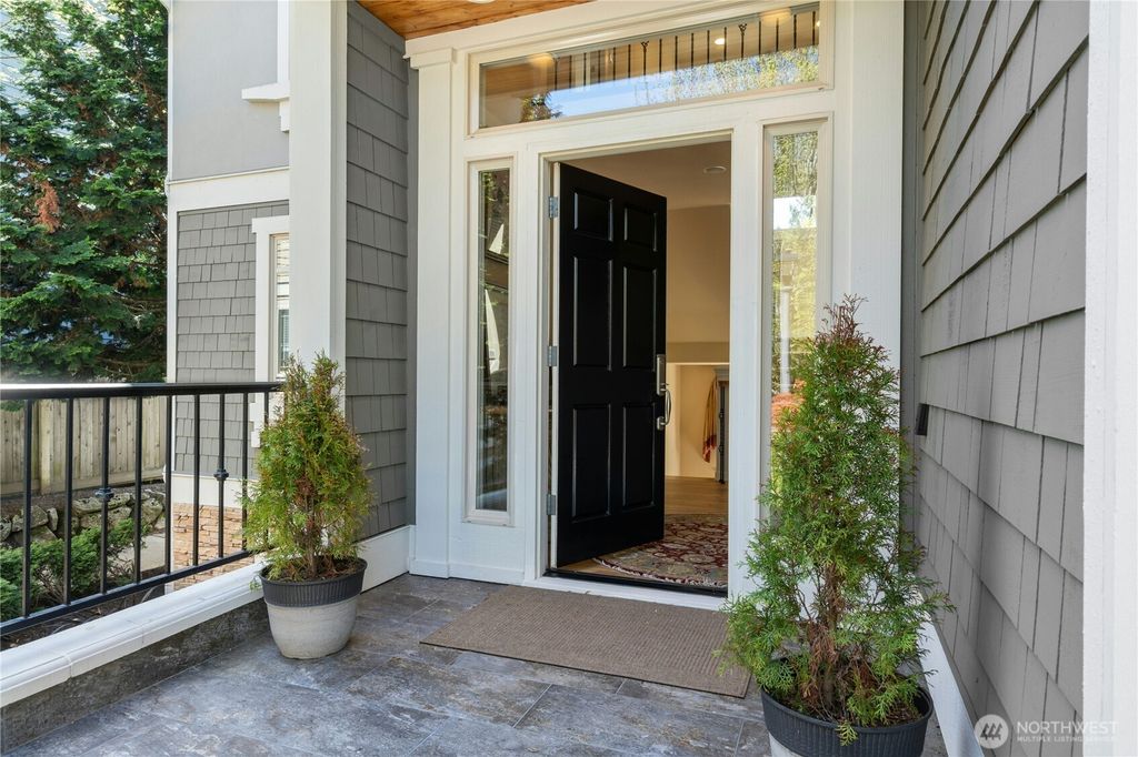Photo of 7003 117th Place NE, Kirkland, WA 98033 (MLS # 2524104)