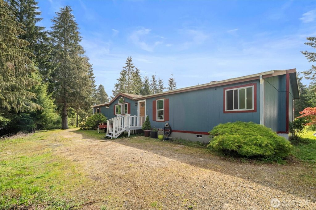 Photo of 300 E Sunset Ridge Road, Union, WA 98592 (MLS # 2521561)