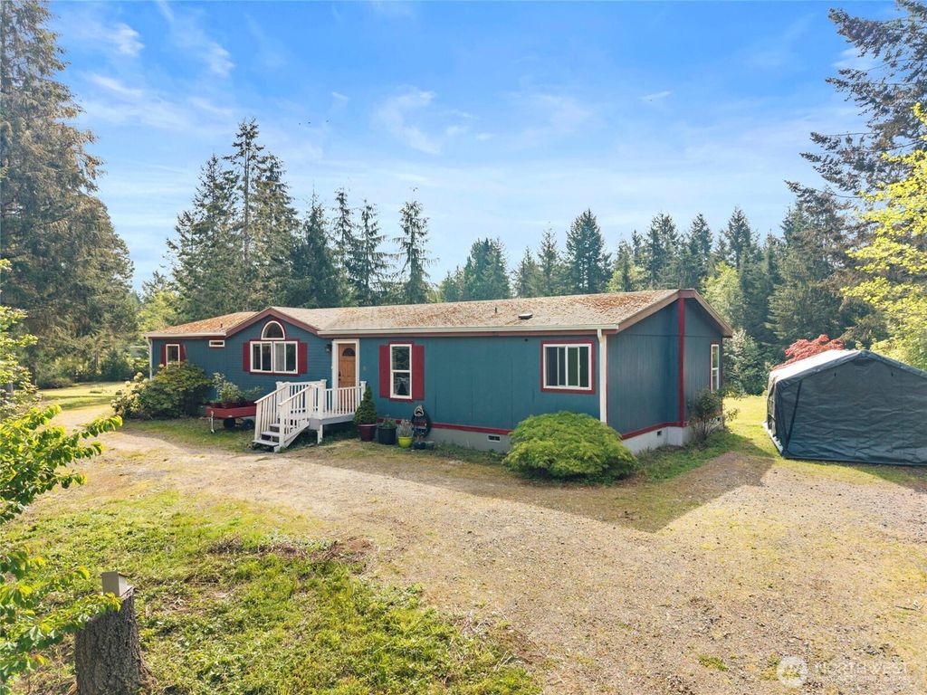 Photo of 300 E Sunset Ridge Road, Union, WA 98592 (MLS # 2521561)